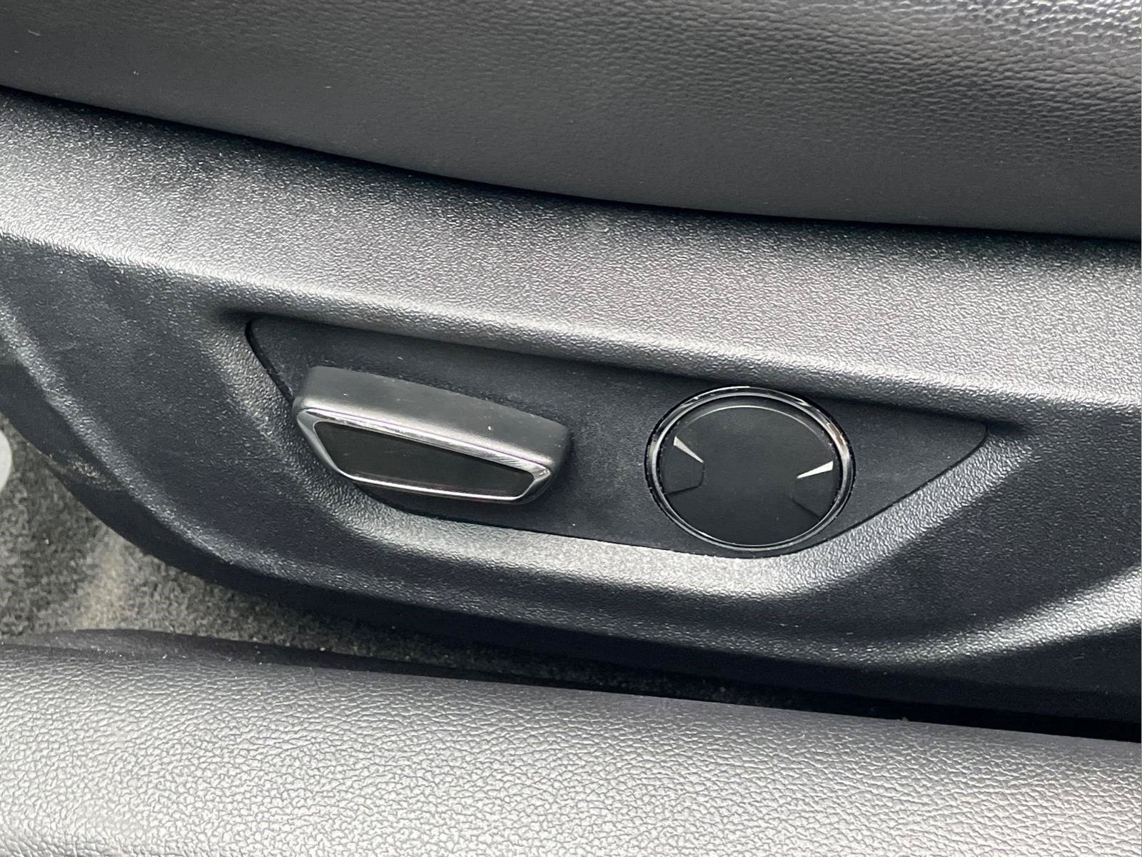 Used 2018 Ford Mustang GT Premium RWD image 19