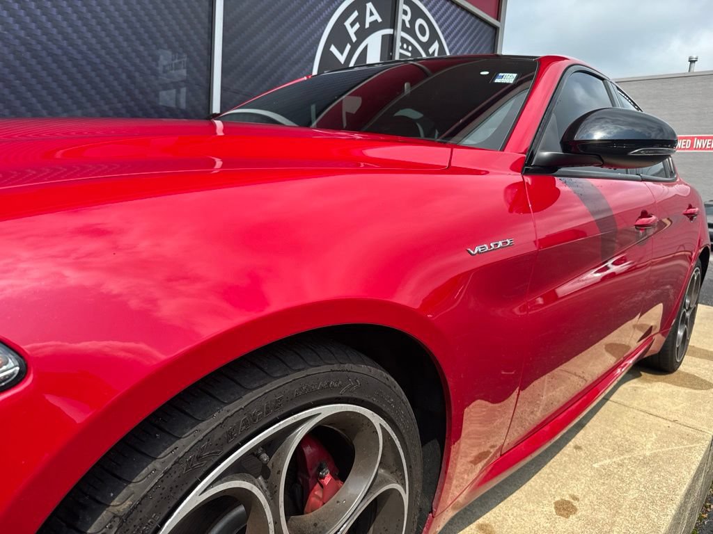 Used 2022 Alfa Romeo Giulia Veloce AWD/4WD image 17