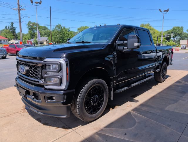 Used 2024 Ford F250 Lariat w/ Sport Appearance Package AWD/4WD image 2