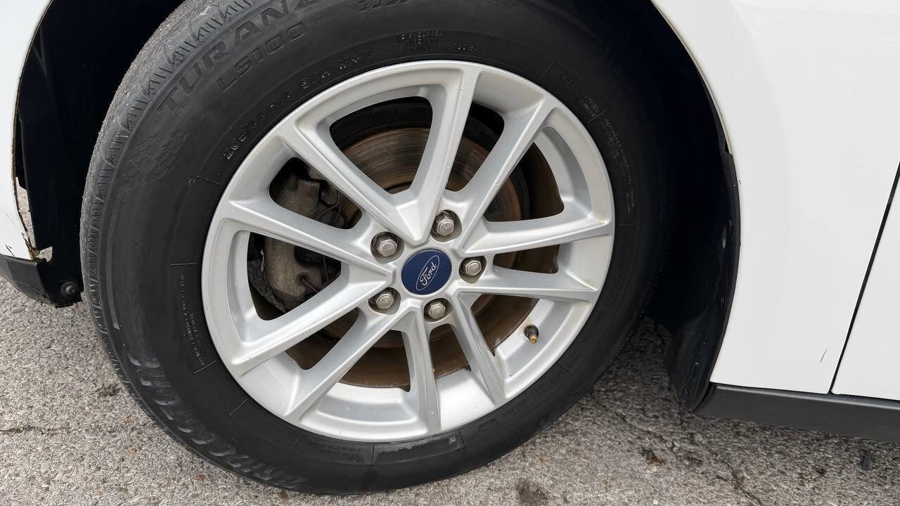 Used 2018 Ford Focus SE image 25