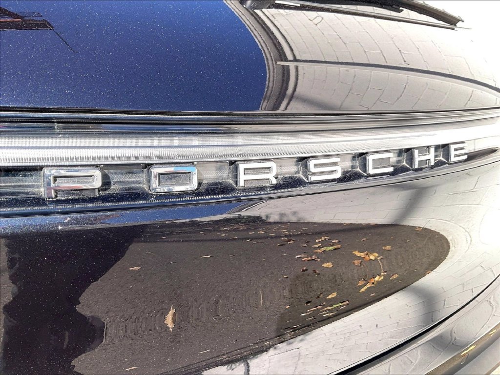 Certified 2023 Porsche Macan AWD/4WD image 13