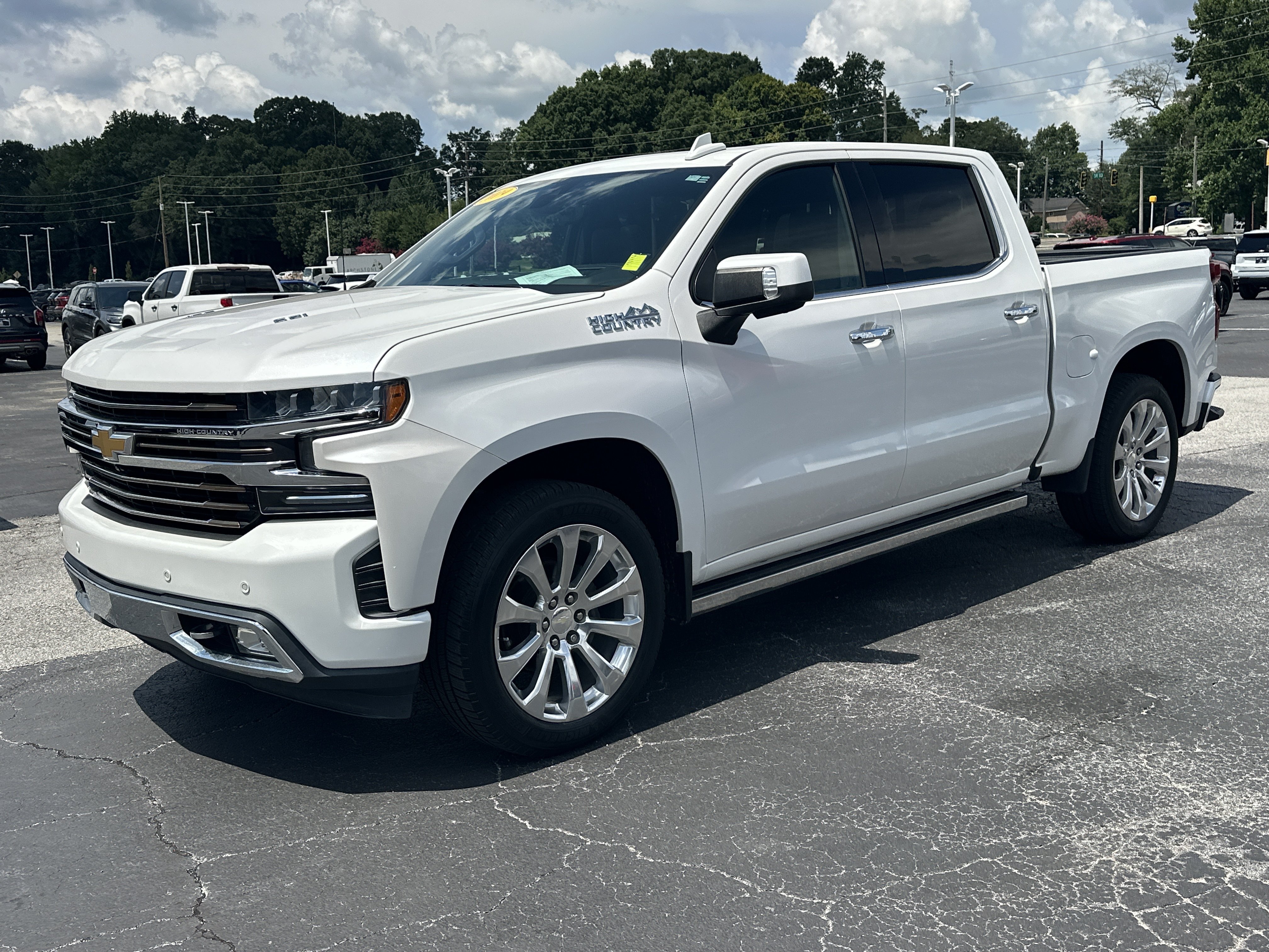 Used 2019 Chevrolet Silverado 1500 High Country w/ Technology Package AWD/4WD image 4