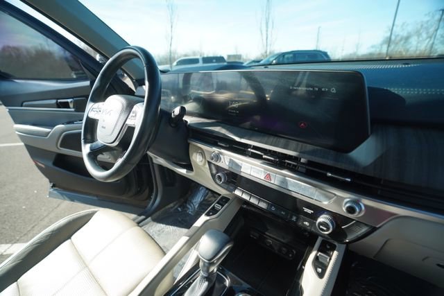 Used 2024 Kia Telluride EX w/ EX Captain's Chair Package image 35