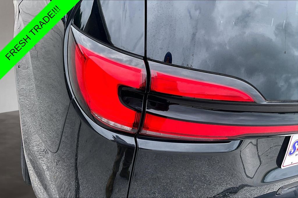 Used 2023 Chrysler Pacifica Touring-L FWD image 22