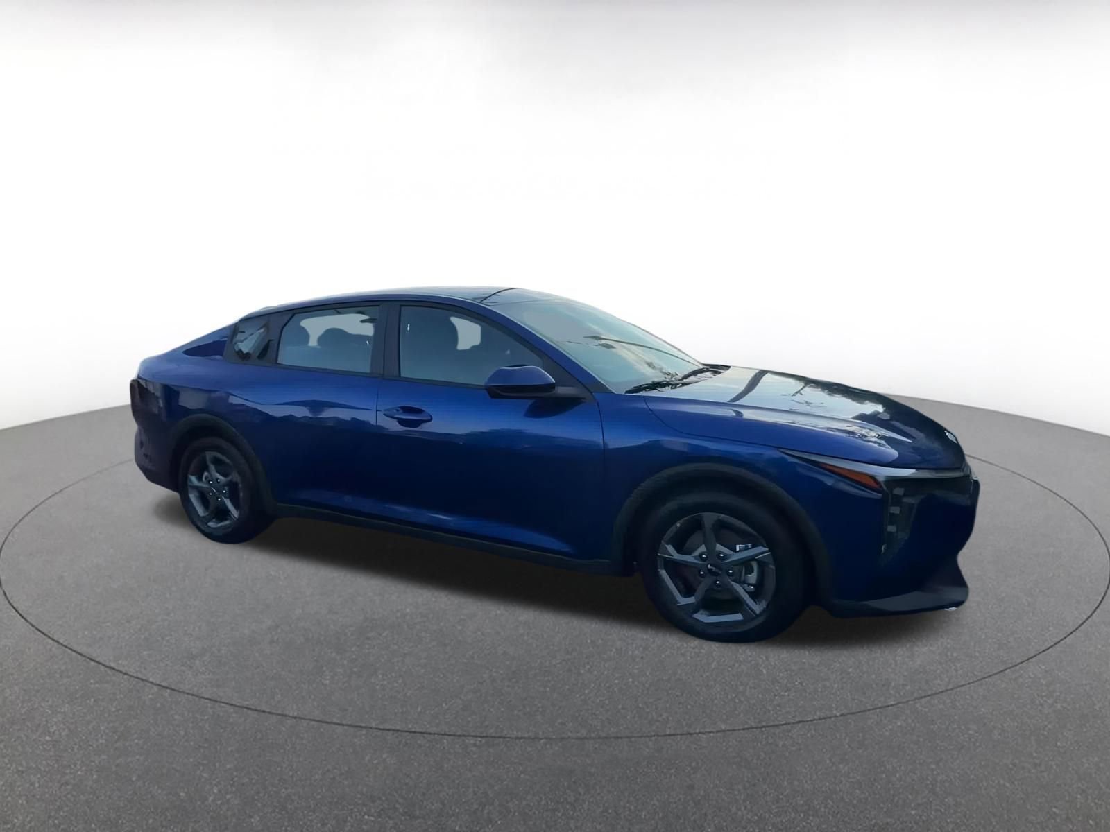 Used 2025 Kia K4 LXS image 2