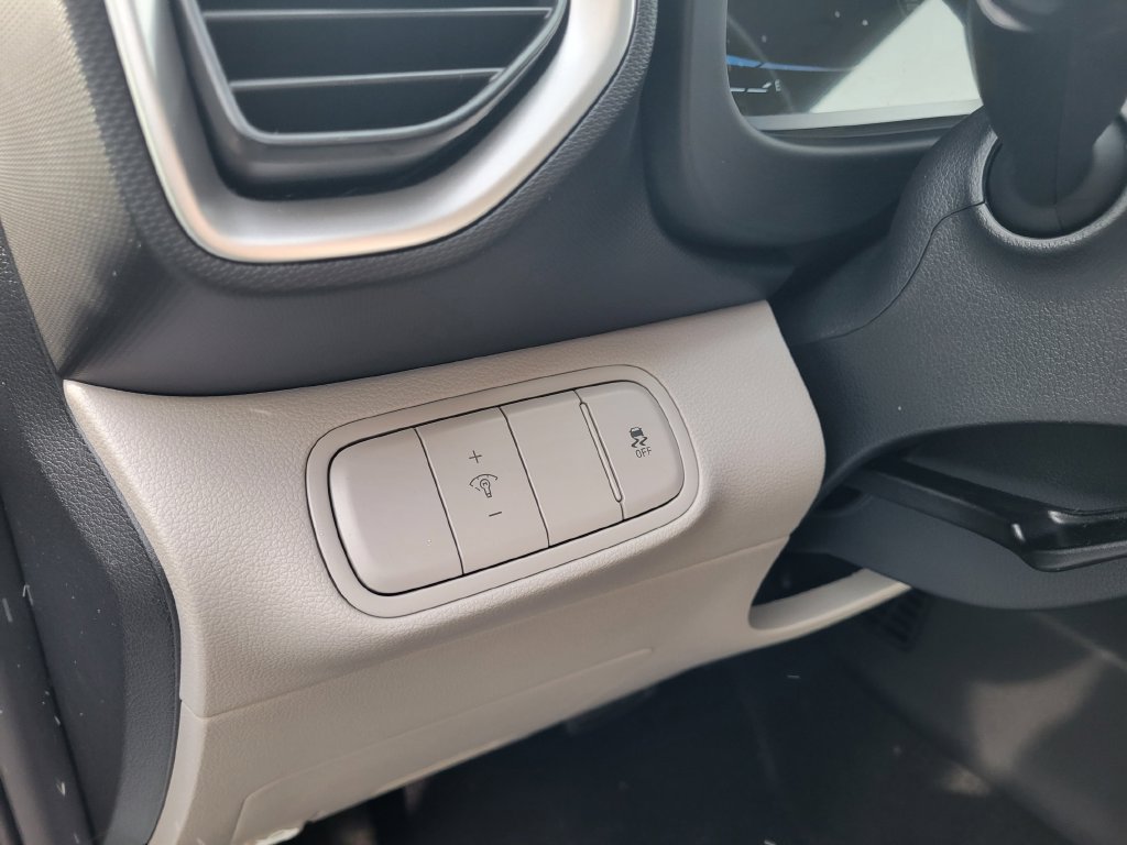 New 2026 Hyundai Venue SEL FWD image 15