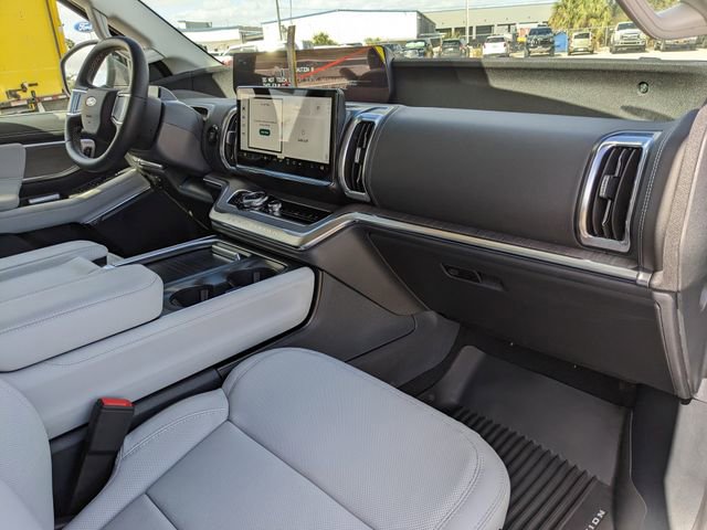 New 2026 Ford Expedition Max Platinum w/ Platinum Ultimate Package AWD/4WD image 13