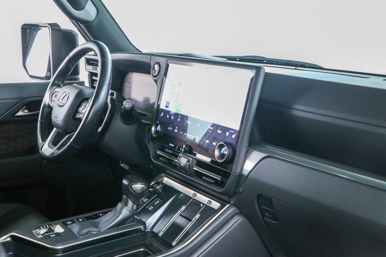 Used 2025 Lexus GX 550 w/ Accessory Package (2T) AWD/4WD image 29