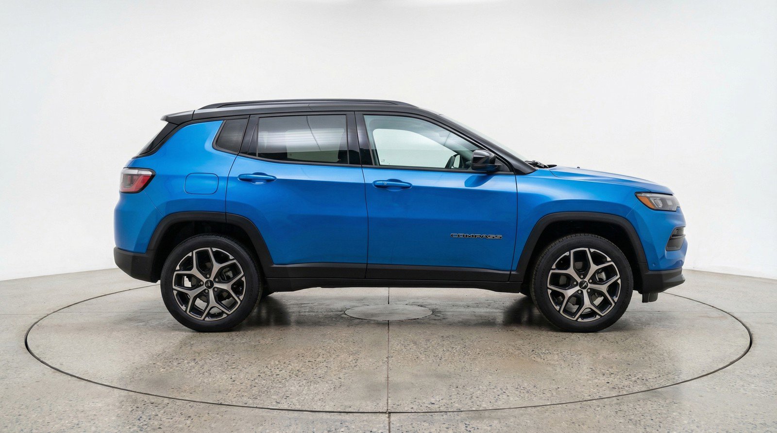 Used 2025 Jeep Compass Limited image 11