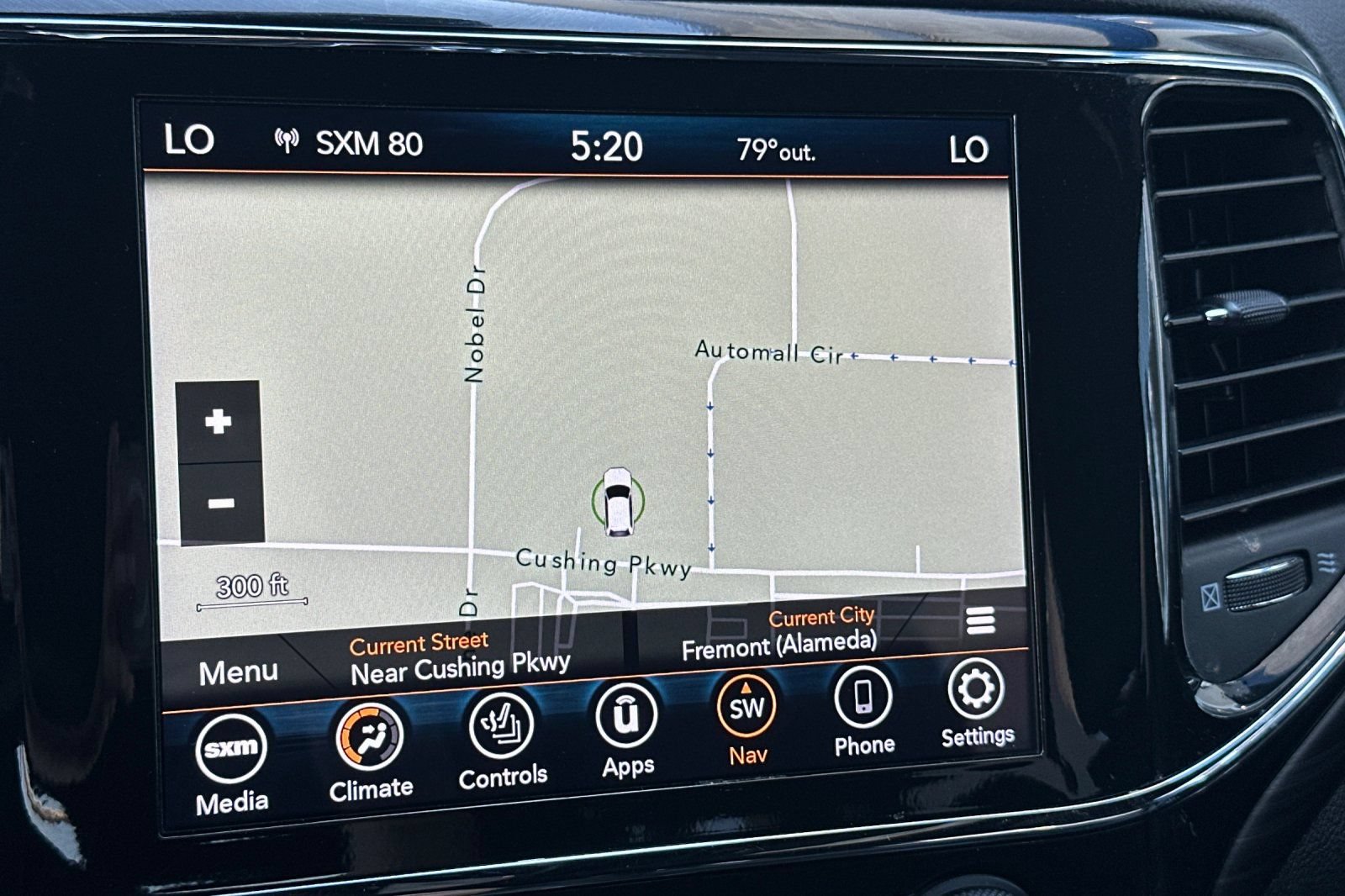 Used 2022 Jeep Grand Cherokee Laredo X AWD/4WD image 19