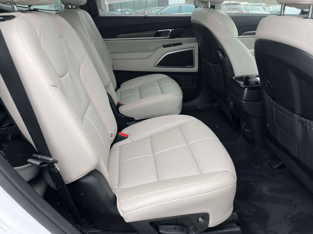 Used 2021 Kia Telluride EX w/ EX Premium Package image 9