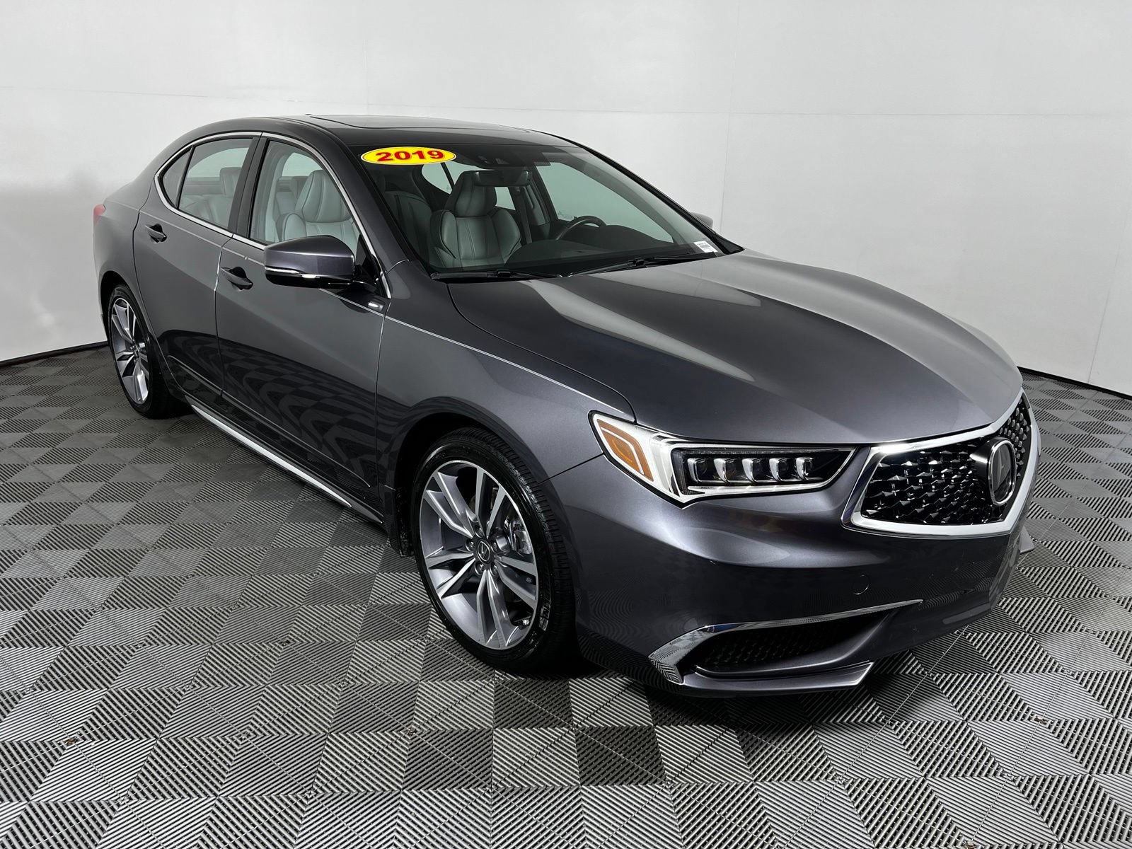 Used 2019 Acura TLX w/ Technology Package AWD/4WD image 3