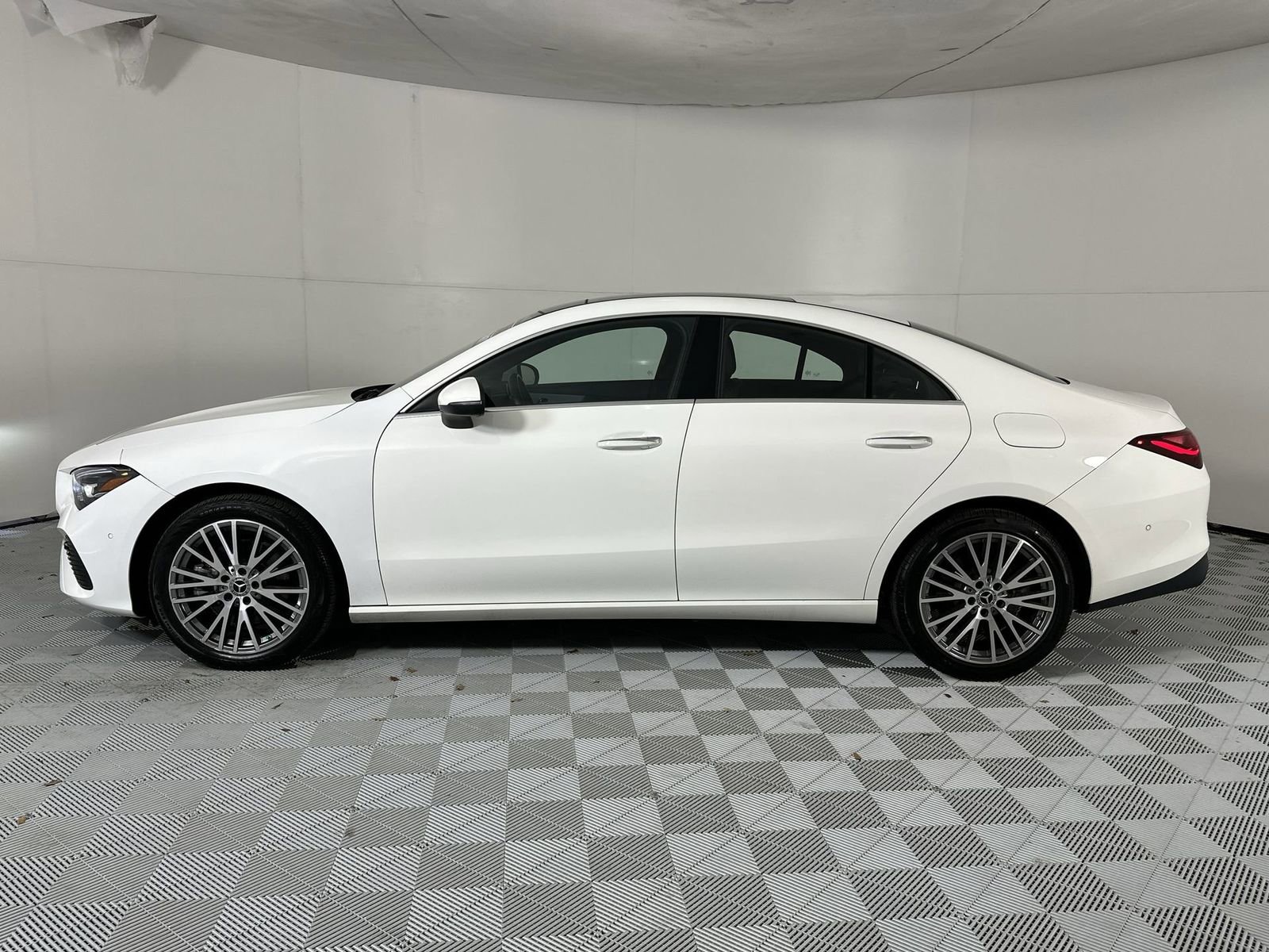 Used 2025 Mercedes-Benz CLA 250 4MATIC image 5