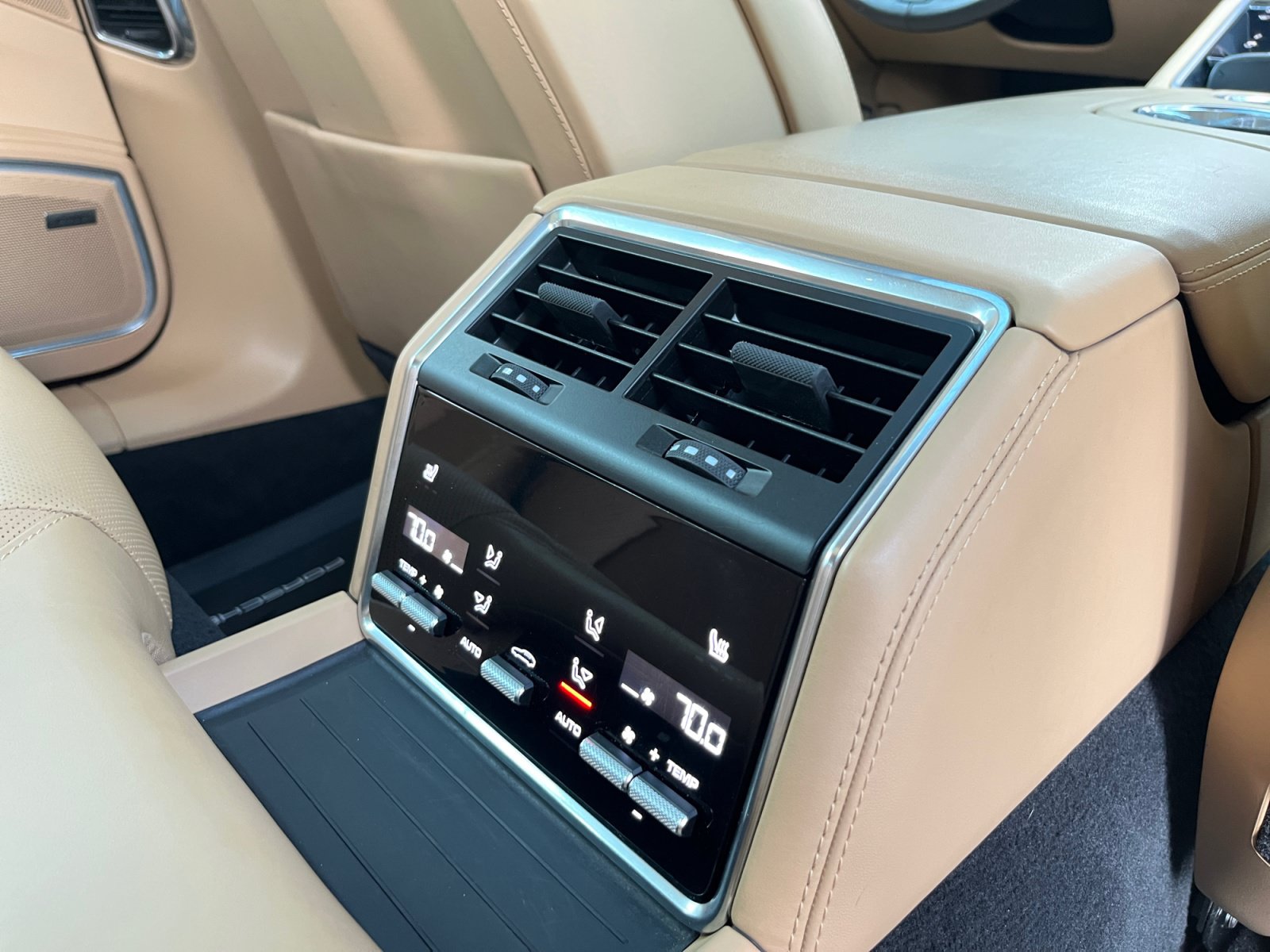 Used 2023 Porsche Panamera 4 AWD/4WD image 30