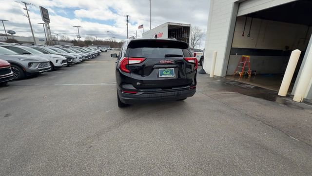 Used 2024 GMC Terrain SLE w/ Driver Convenience Package image 7