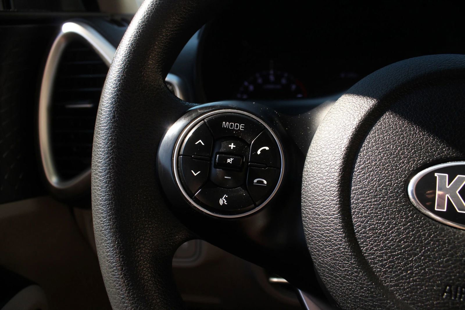 Used 2020 Kia Soul S FWD image 24