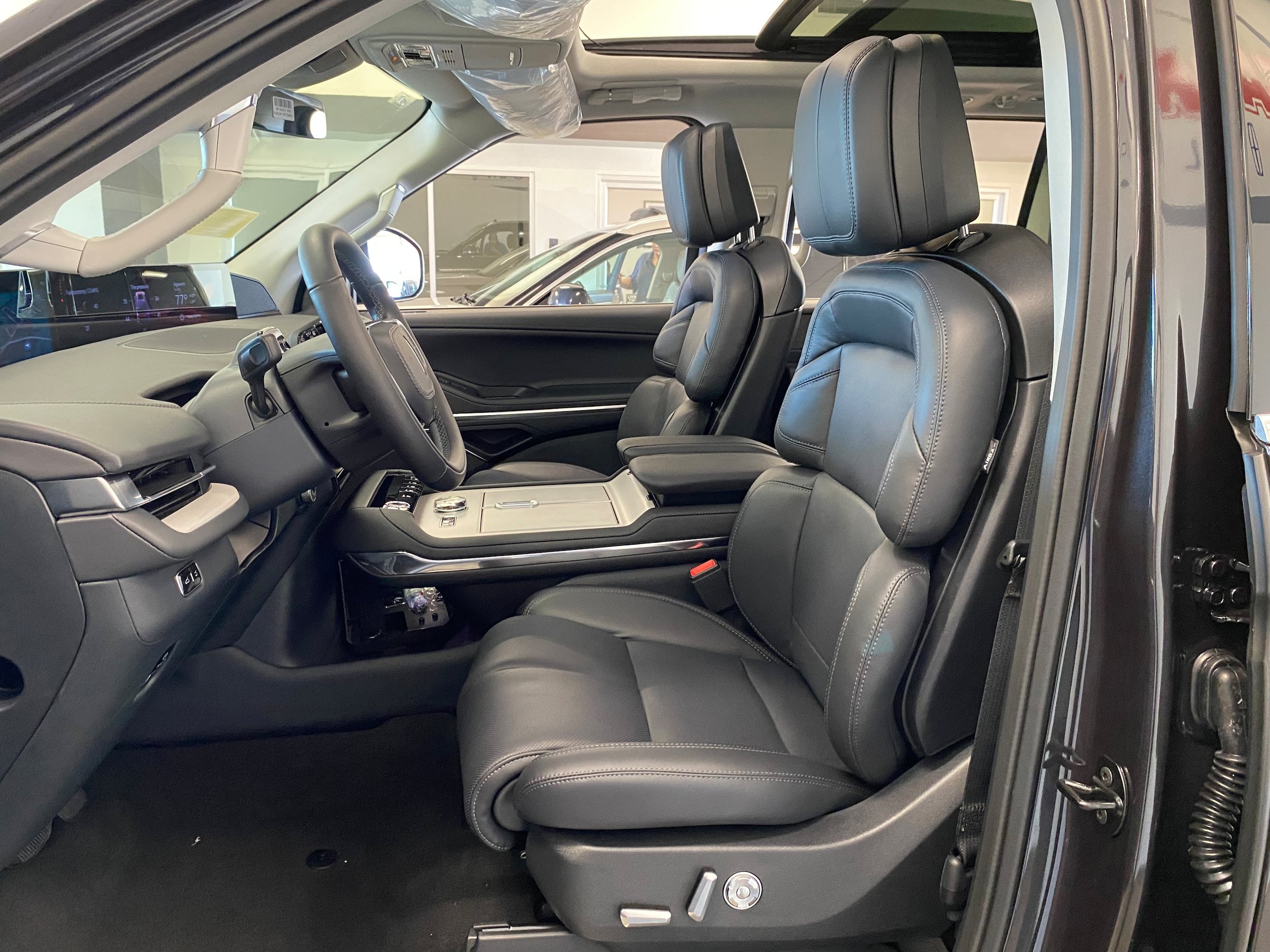 New 2027 Lincoln Navigator Reserve AWD/4WD image 18