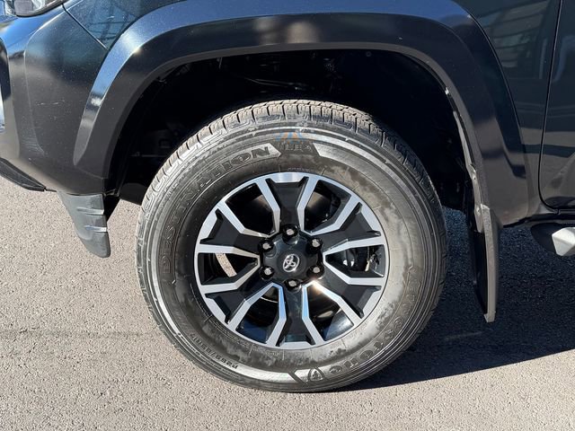Used 2022 Toyota Tacoma TRD Sport w/ Technology Package image 28