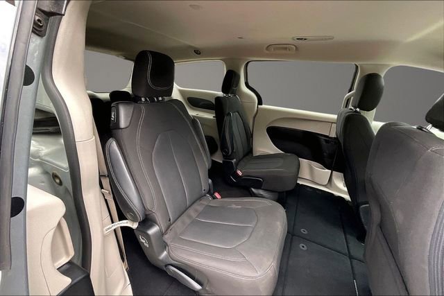 Used 2023 Chrysler Voyager LX FWD image 25