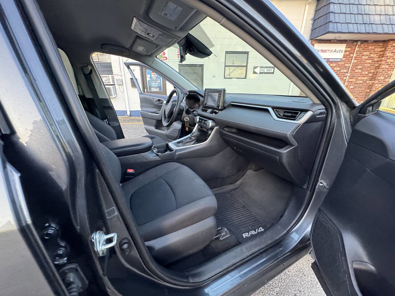 Used 2020 Toyota RAV4 LE image 57