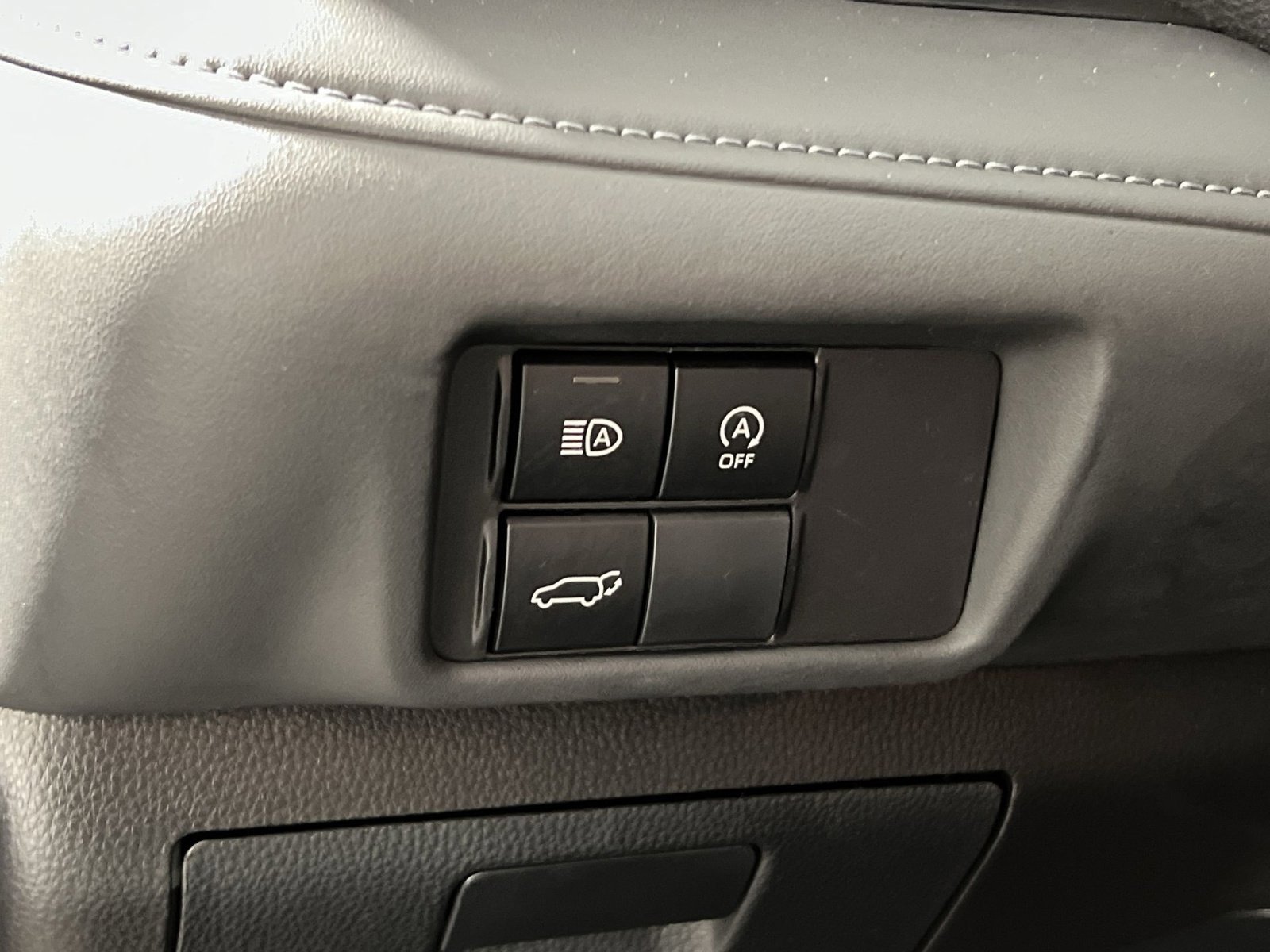 Used 2024 Toyota Highlander LE image 32