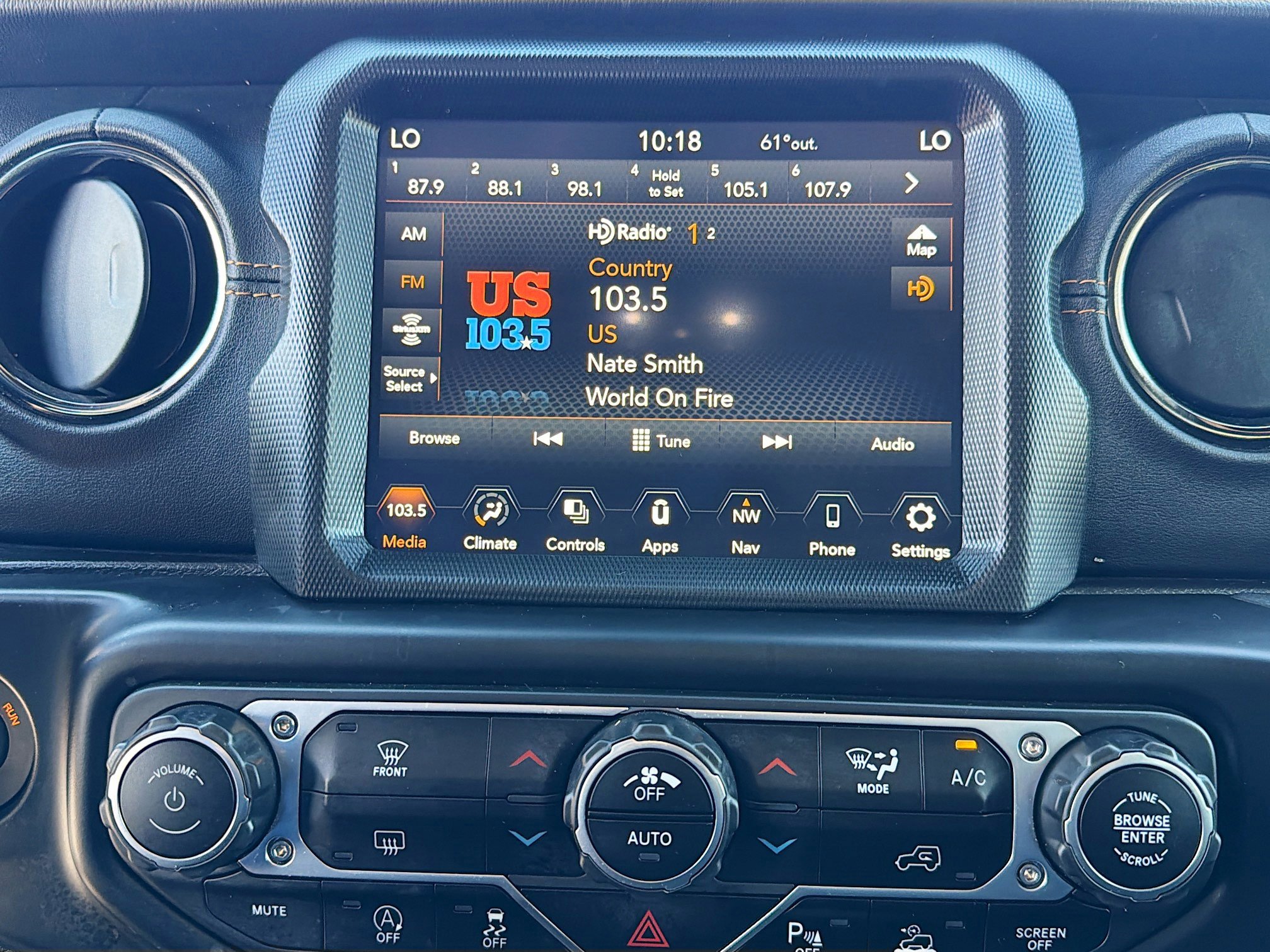 Used 2022 Jeep Wrangler Unlimited Sahara image 29