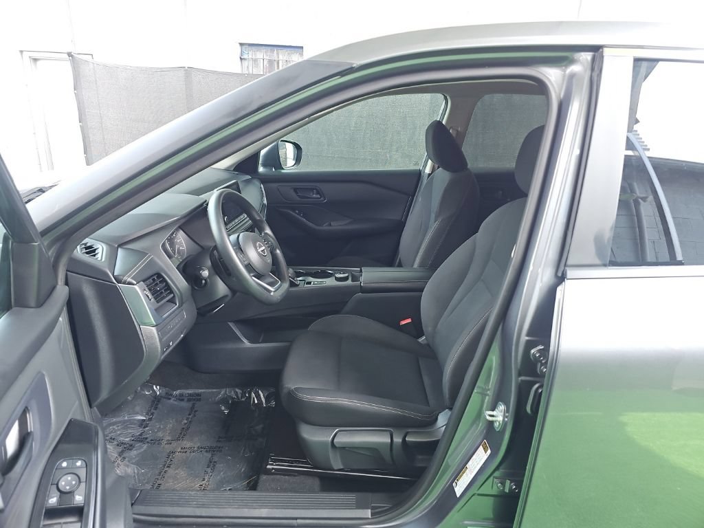 Used 2024 Nissan Rogue S AWD/4WD image 14