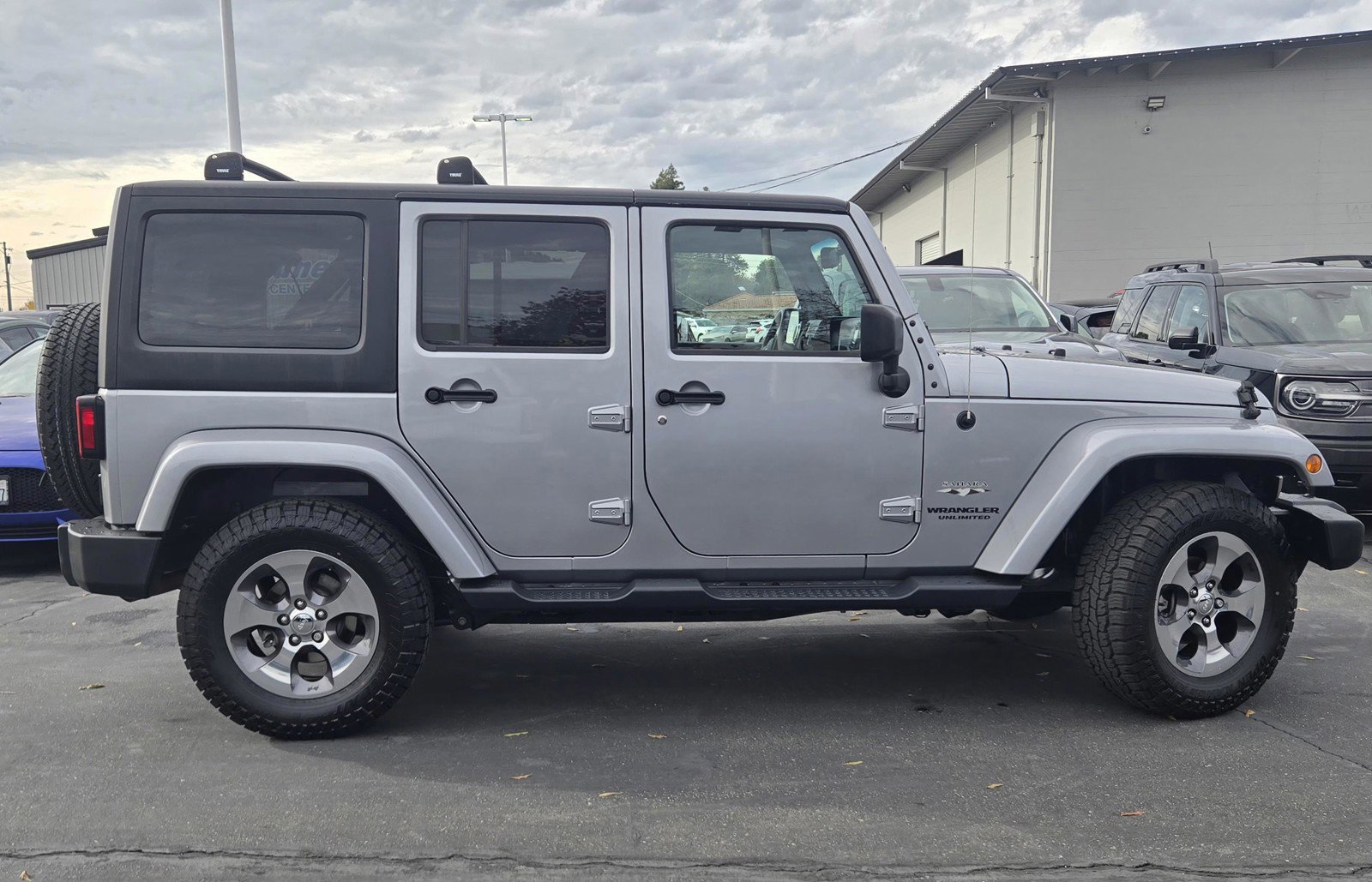 Used 2017 Jeep Wrangler Unlimited Sahara w/ Connectivity Group image 3