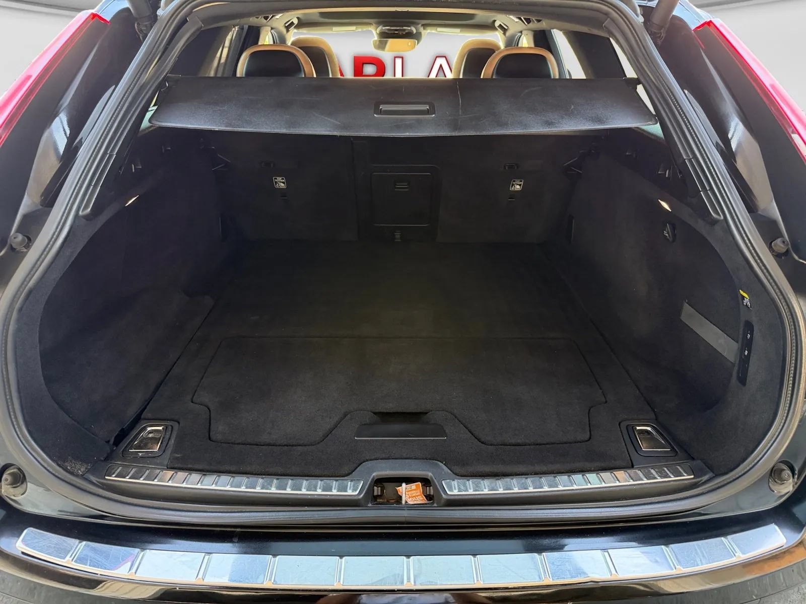 Used 2018 Volvo V90 T6 Cross Country w/ Convenience Package AWD/4WD image 18
