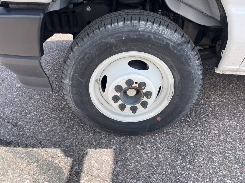 New 2024 Ford E-450 and Econoline 450 Super Duty w/ Driver's Safety Package image 10