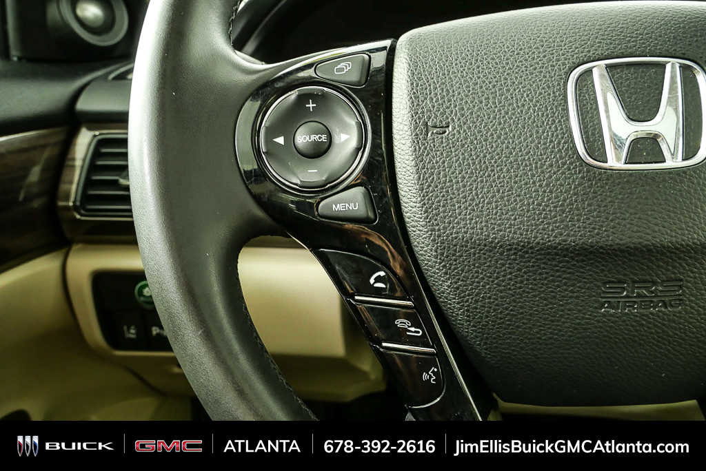 Used 2017 Honda Accord Touring image 10