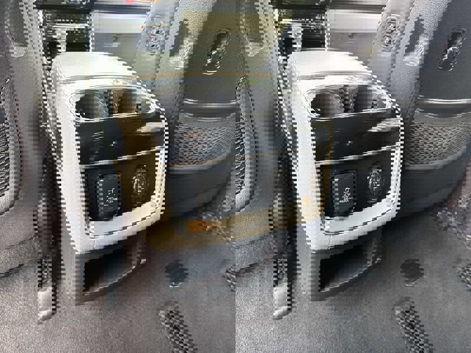 Used 2023 Kia Carnival SX image 18