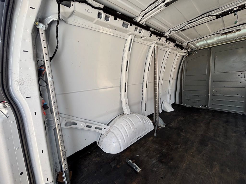 Used 2023 GMC Savana 2500 w/ Driver Convenience Package image 21