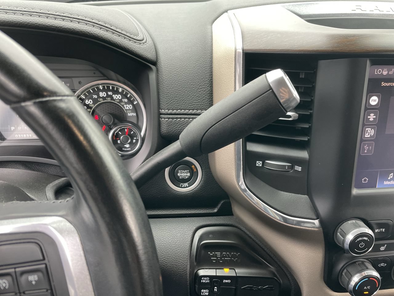 Used 2022 RAM 2500 Laramie AWD/4WD image 19