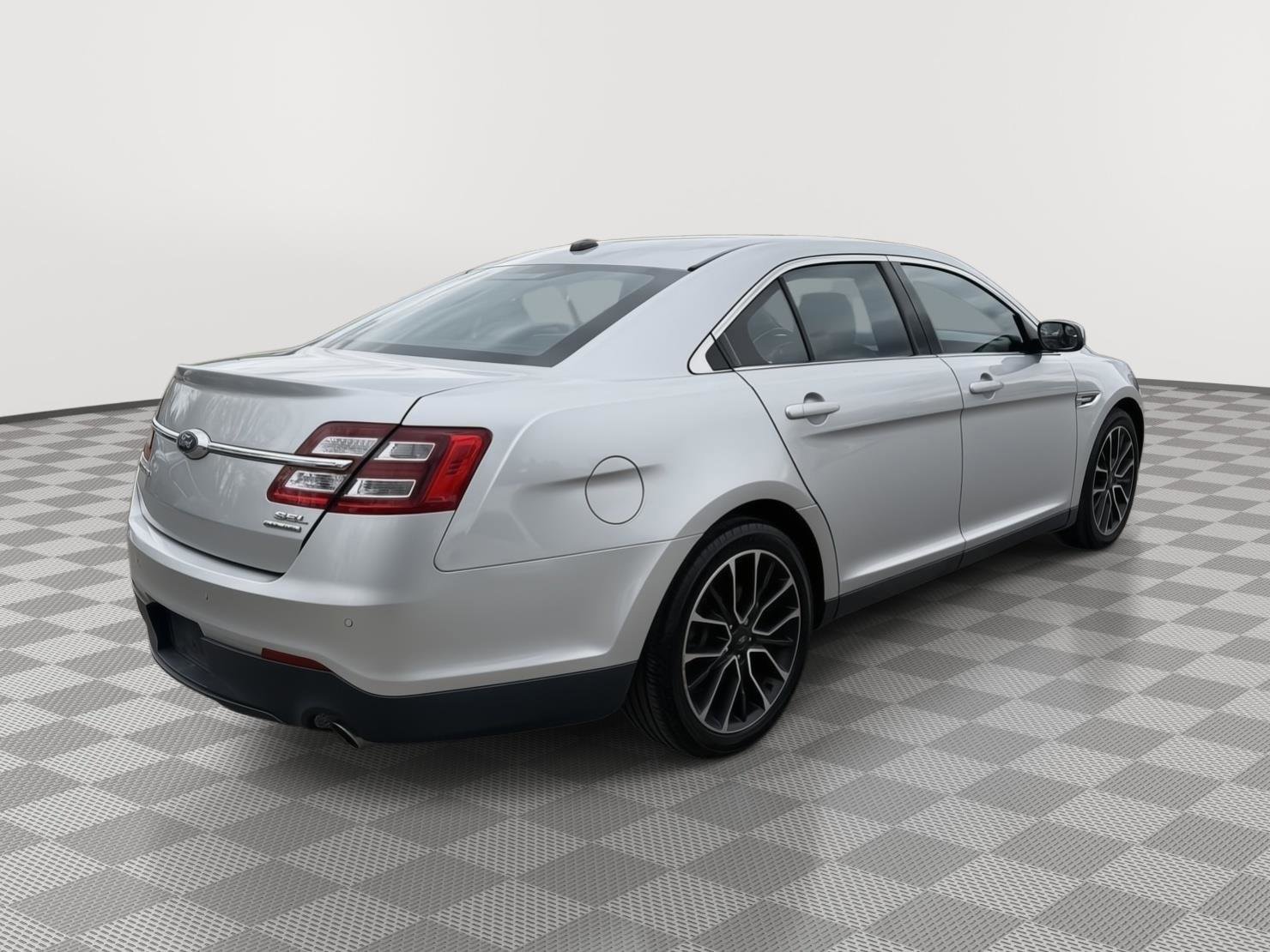 Used 2017 Ford Taurus SEL w/ Equipment Group 201A FWD image 7