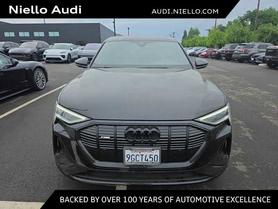 Used 2023 Audi e-tron Premium w/ Convenience Plus Package image 1
