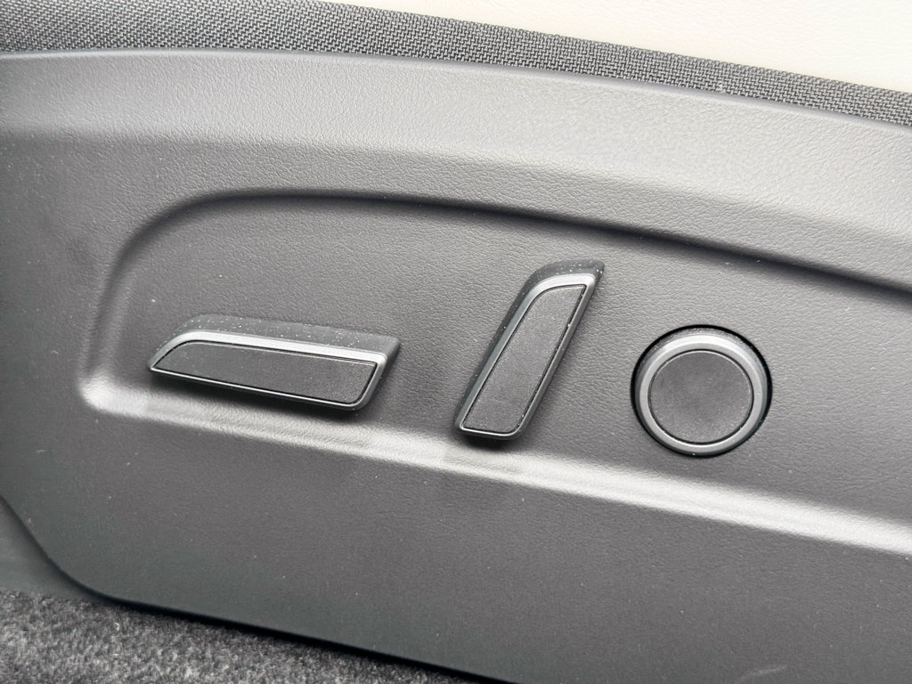 Used 2026 Tesla Model Y Long Range AWD/4WD image 6