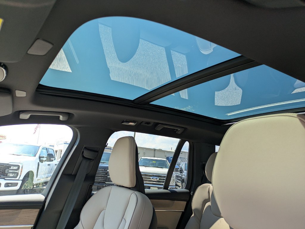New 2026 Volvo XC90 T8 Core AWD/4WD image 19
