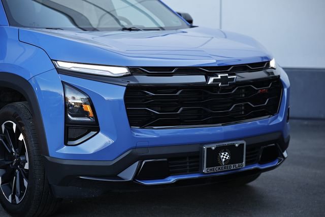 Used 2025 Chevrolet Equinox RS image 2