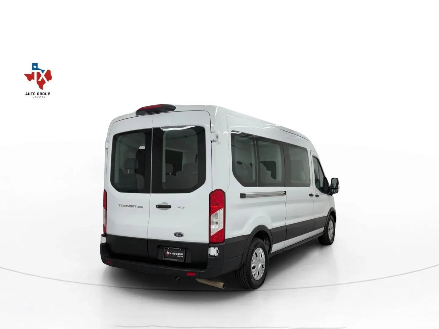 Used 2023 Ford Transit 350 XLT RWD image 6