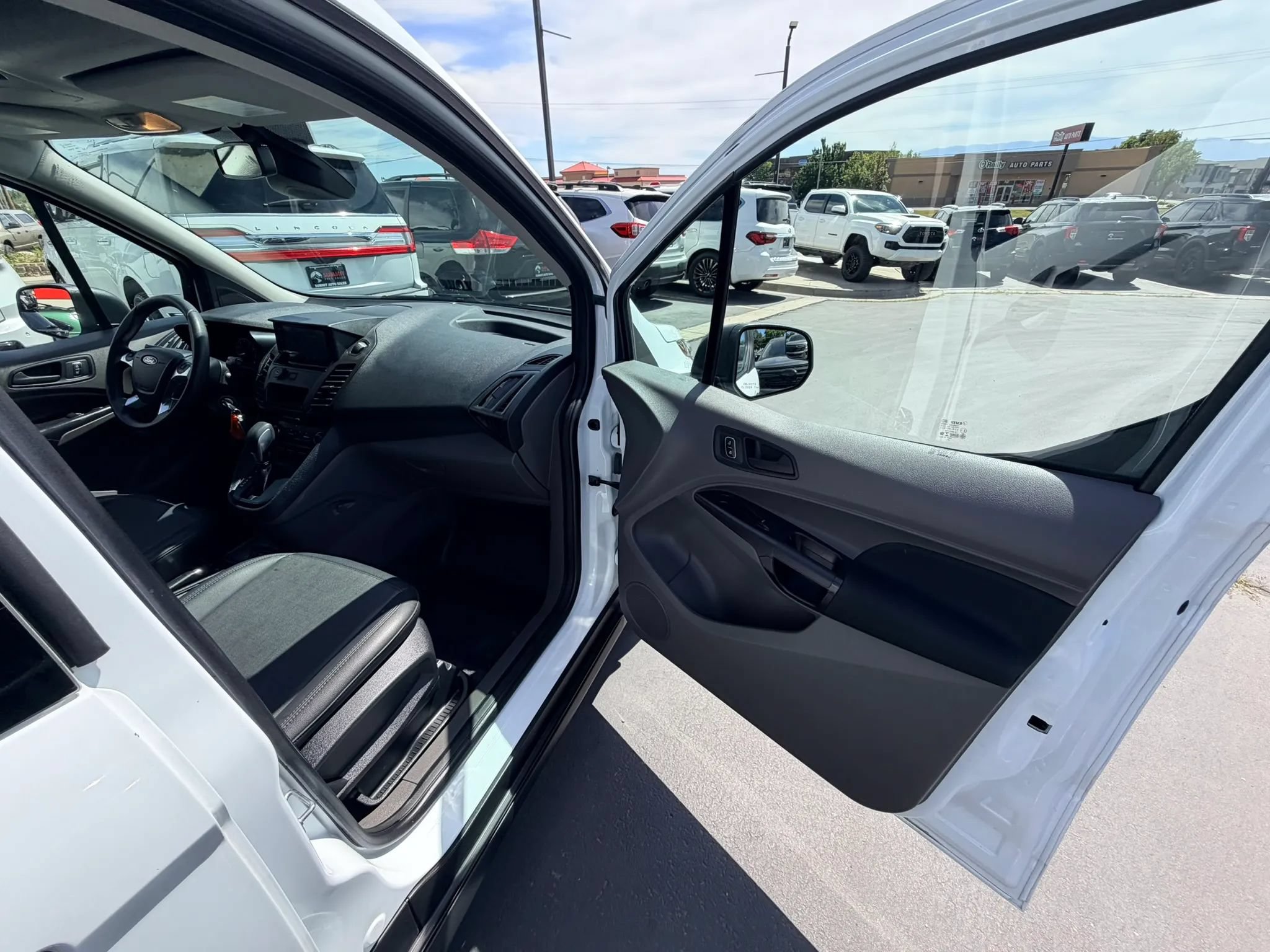Used 2022 Ford Transit Connect XL FWD image 21