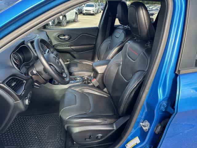 Used 2019 Jeep Cherokee Trailhawk AWD/4WD image 14