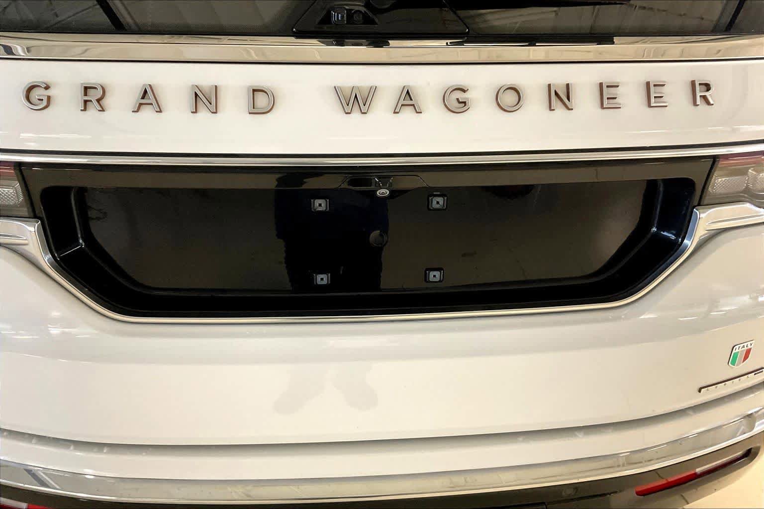 Used 2024 Jeep Grand Wagoneer Series III w/ Rear Seat Video Group 1 AWD/4WD image 31