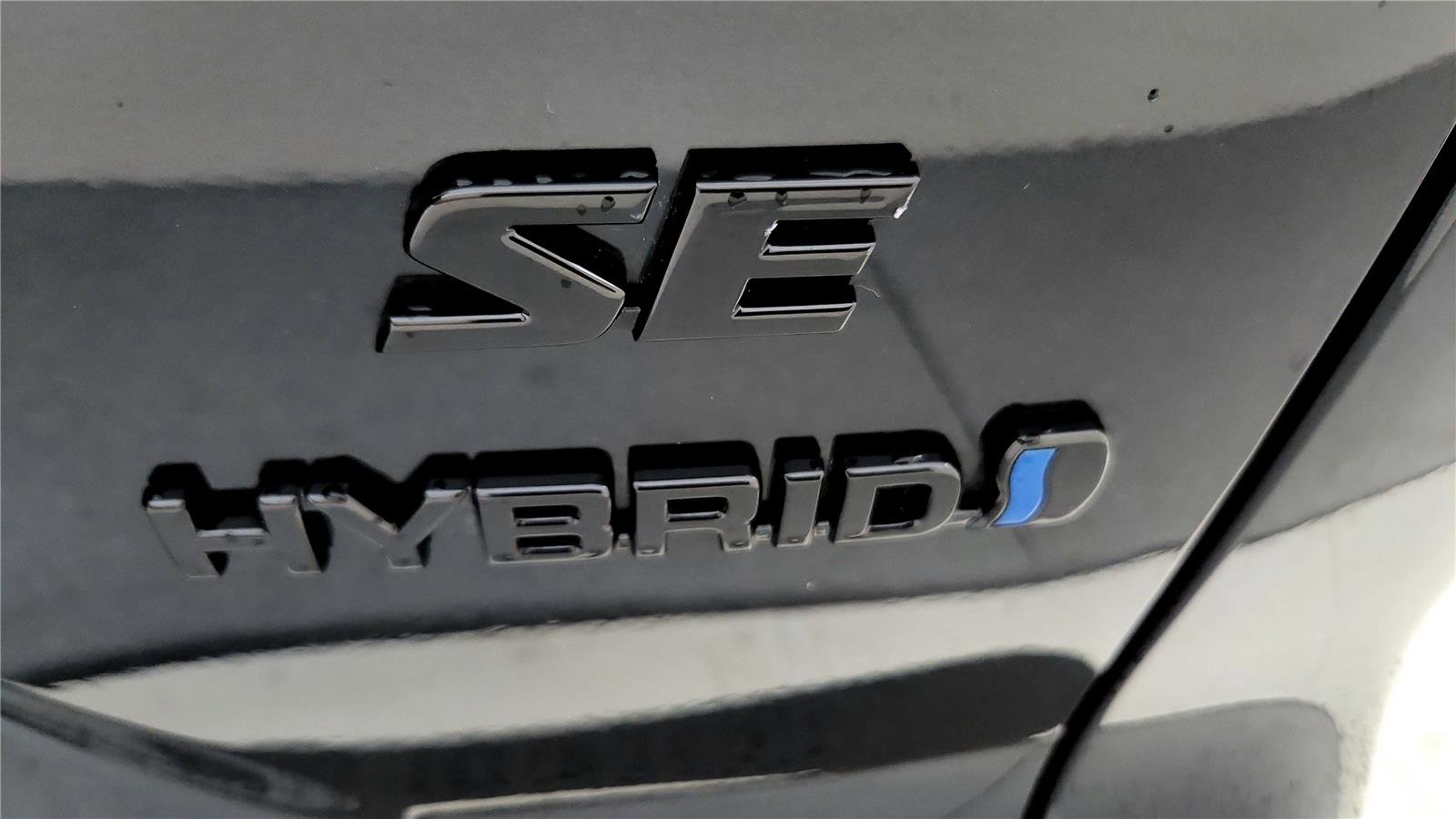 Certified 2024 Toyota Corolla Cross SE w/ Moonroof Package image 14