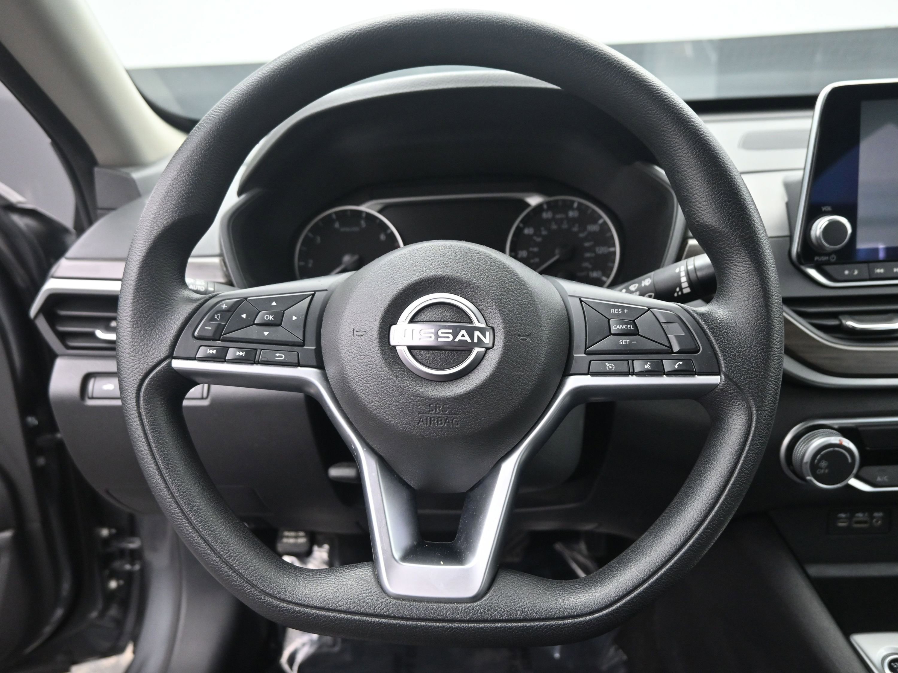 Used 2024 Nissan Altima 2.5 SV image 13