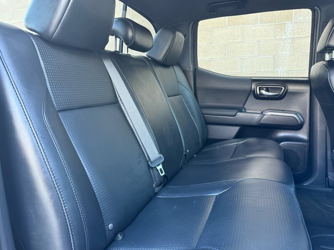 Used 2019 Toyota Tacoma TRD Sport AWD/4WD image 30