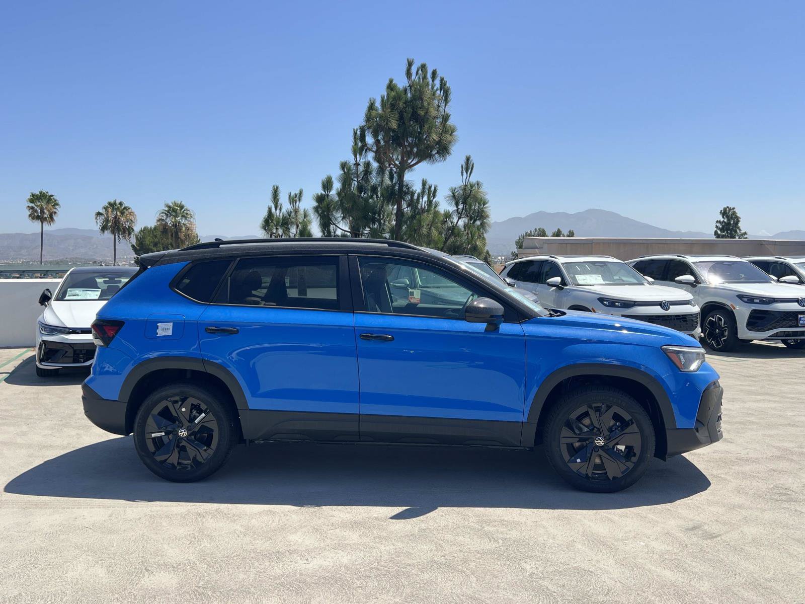 New 2026 Volkswagen Taos SE FWD image 27