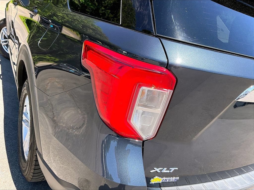 Used 2022 Ford Explorer XLT AWD/4WD image 33