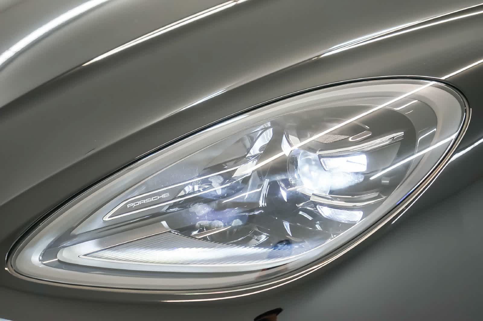Certified 2026 Porsche Macan AWD/4WD image 15