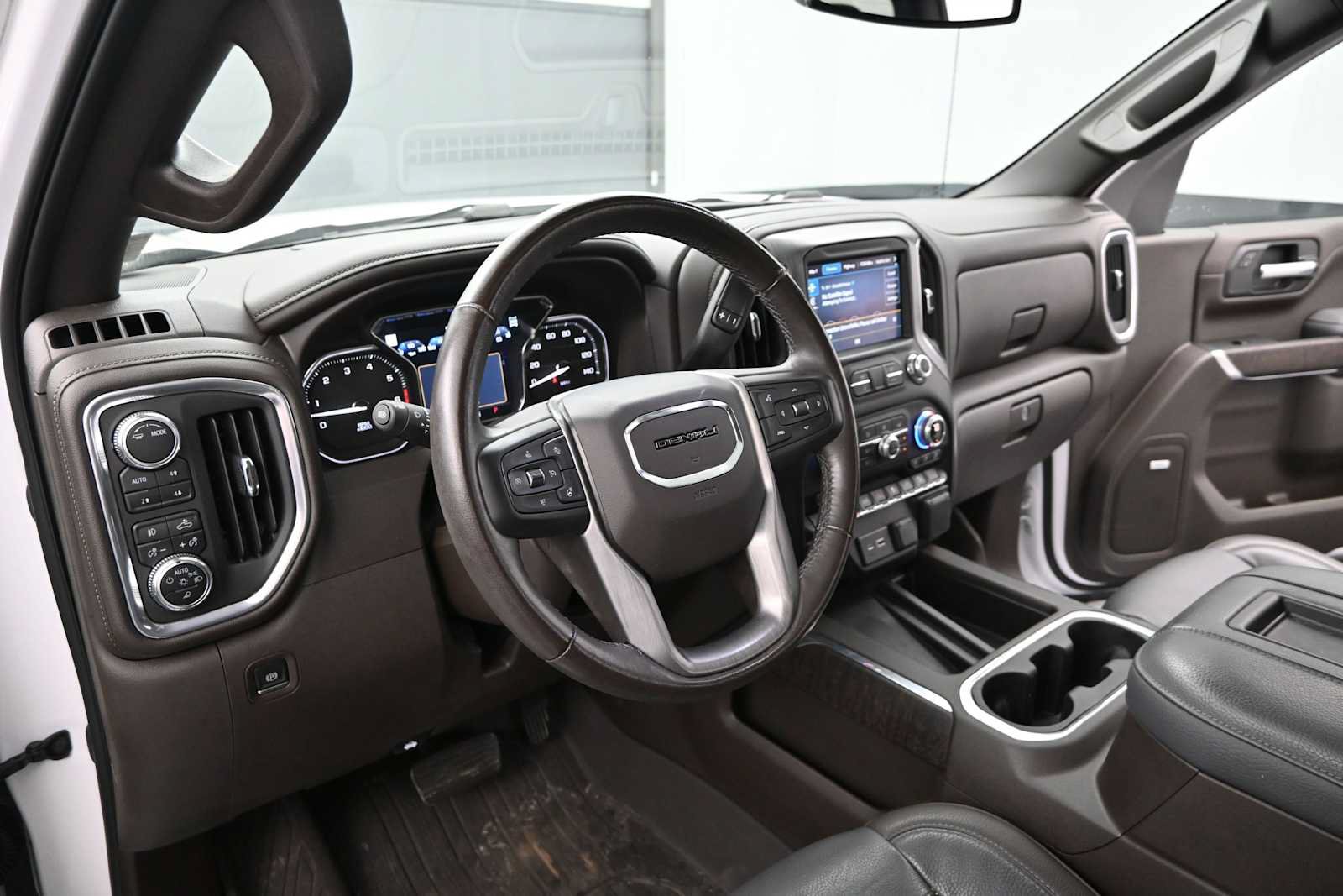 Used 2021 GMC Sierra 1500 Denali w/ Driver Alert Package II AWD/4WD image 10